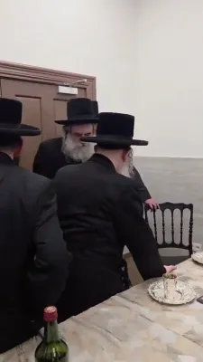 Upon leaving the visit with the Pshevorsker Rebbe Shlit"a, the Rebbe asked HaGaon Rav D. Ch. Alter Shlit"a, Rosh Yeshivas Pnei Menachem, to convey warm regards to his older brother, HaGaon Rav Shaul Alter Shlit"a.