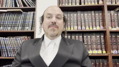 A Beautiful Story "About the Koach HaTefillah" by Rabbi Eliyahu Schwartz at the Dirshu Amud Yomi Shiur, Maseches Yoma Daf 67