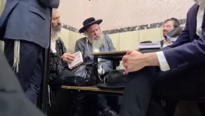 VIDEO: Chazzanus Gathering Draws Attention at Jerusalem's Meah Shearim Shtieblach