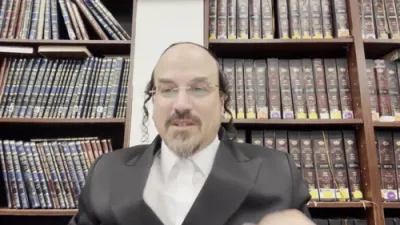 A Beautiful Story "The Secret of the Kaddish Sayer" - By Rabbi Eliyahu Schwartz at the Dirshu Amud Yomi Shiur, Maseches Yoma Daf 69a