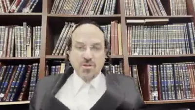 A Beautiful Story: "The Shochet Shechted With the Knife of Avraham Avinu A"H" - By Rabbi Eliyahu Schwartz at the Dirshu Amud Yomi Shiur on Maseches Yoma Daf 70