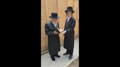 Tashlich and Kapparos by the Liska Rebbe Shlit"a