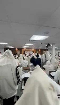 Beis Medrash KMH in the Five Towns on Motzaei Yomim Noraim