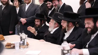 Uplifting Kabbalas Panim in Kiryas Yitav Lev in Honor of the Mara D'asra, HaGaon HaTzaddik Rav Aaron Teitelbaum Shlit"a, Upon Moving to the City