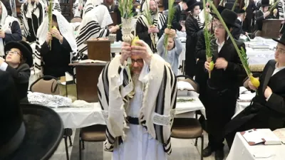 Lemaan Yedeu: Chag HaSukkos by the Skulen Lakewood Rebbe Shlit"a