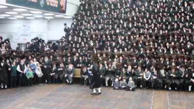 Es Sukkas Shlomecha: Chodesh Tishrei By HaGaon HaTzaddik the Av Beis Din of Satmar Williamsburg Shlit"a