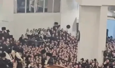 Hakafos Shniyos by the Gerrer Rebbe Shlit"a