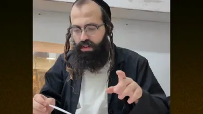 Is This Hat Chassidus? | Rabbi Yisroel Mozes Shlit"a | Yiddish