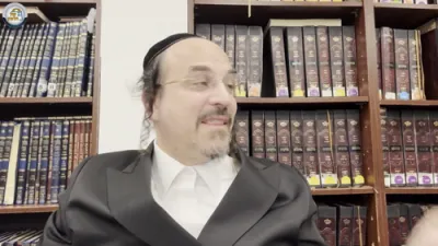 A Beautiful Story: "The Ahavas Shalom of Kosov ZY\"A Heals a Blind Woman Out of Hakaras Hatov to Her" - By Rabbi Eliyahu Schwartz at the Dirshu Amud Yomi Shiur on Maseches Yoma Daf 82