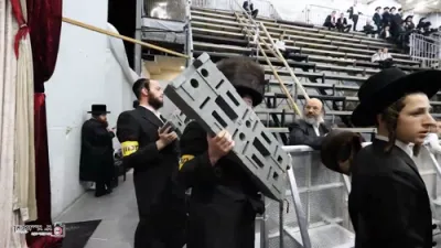 "Ivdu Es Hashem B'Simcha": The Uplifting Simchas Beis Hashoeiva Led by the Mashpia HaGaon HaTzaddik Rav Elimelech Biderman Shlit"a