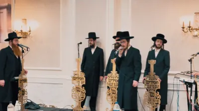 A Chassidish Dance with Meir Silber, the Chassidish Choir, and Moshe Katz