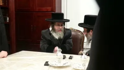 The Kretchnif Sighet Rebbe Visits the Skulener Rebbe Shlit"a of Lakewood
