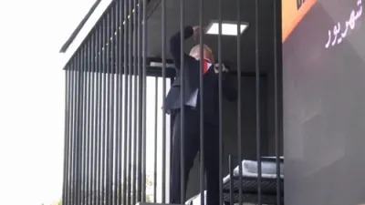 IRAN'S ANTI-TRUMP SPECTACLE: Live Actor Portrays US President Behind Bars in Mock Prison