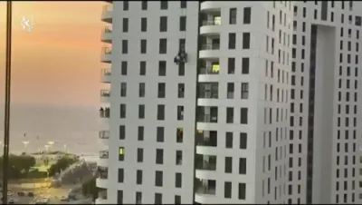 ROOFTOP RESCUE IN THE SKY: Yamam Fighters Rappel To 11th Floor, Save Woman In Crisis