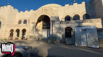 One Last Look at the Skver Shul Before It Gets Torn Down