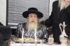 כ"ק אדמו"ר מטאהש שליט"א ביים טיש ר"ח אדר אין ביהמ"ד טאהש אין וויליאמסבורג