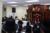 כ"ק אדמו"ר מסאטמאר שליט"א  בתפילת שחרית ולחיים מיט תלמידי ישיבה קטנה מעיין התורה ד'סאטמאר ב"פ