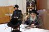 כ"ק אדמו"ר מסאטמאר שליט"א  בשיעור סוגיא פאר א קבוצה  תלמידי הישיבה ד'סאטמאר 