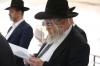 אידן ביים מתפלל זיין ביים קבר השל"ה אין קבר הרמב"ם ער"ח סיון תש"פ