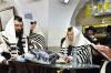 כ"ק אדמו"ר מפינסק קארלין שליט"א  ביי תפילת שחרית אין אתרא קדישא מירון 