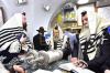 כ"ק אדמו"ר מפינסק קארלין שליט"א  ביי תפילת שחרית אין אתרא קדישא מירון 