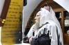 כ"ק אדמו"ר מפינסק קארלין שליט"א  ביי תפילת שחרית אין אתרא קדישא מירון 