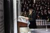 כ"ק אדמו"ר מסאטמאר שליט"א איז מתפלל אין אוהל אדמור"י סאטמאר זצ"ל לרגל די שמחת החתונה פון א אייניקל