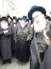 כ"ק אדמו"ר מבעלזא שליט"א ביים לויה פון המשפיע הגה"צ רבי דוד מאיר ווייס זצ"ל אין קרית בעלזא בירושלים