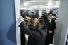 הגה"צ אב"ד בית הילל שליט"א ביים קביעות מזוזה אין די נייע 'ריגעל זילבער' געשעפט אין קרית יואל וחתימת שטר שותפות צום אפקויפן א זכות אינעם נייעם בנין פון ישיבה בית הילל אין מאנסי