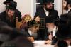 כ"ק אדמו"ר מסאטמאר שליט"א בקביעות מזוזה אין ביהמ"ד תפילה למשה - 16 עוו. ד'קהל יטב לב ד'סאטמאר ב"פ