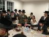 כ"ק אדמו"ר מסאטמאר שליט"א בקביעת מזוזה אין שטוב פון הר"ר ישראל דוד שטיינמעץ הי"ו