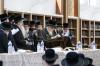 מעמד קביעת מזוזה פונעם נייעם בנין מרכז הכוללים דשיכון סקווירא - בילדער מאטי גרין 