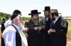 אדמורי"ם ורבנים ביי קצירת חיטים לקראת יו"ט פסח תשפ"א אין די בעקעריי פון טיב המצות 