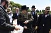 אדמורי"ם ורבנים ביי קצירת חיטים לקראת יו"ט פסח תשפ"א אין די בעקעריי פון טיב המצות 