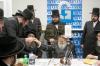 כ"ק אדמו"ר מסאטמאר שליט"א ביי קביעות מזוזה אין די נייע גדר לאקאל אין מאנסי