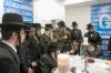 כ"ק אדמו"ר מסאטמאר שליט"א ביי קביעות מזוזה אין די נייע גדר לאקאל אין מאנסי