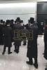 כ"ק אדמו"ר ממחנובקא שליט"א ביים אנקומען קיין לאנדאן מנחם אבל זיין הרבני הנגיד ר' אליש ענגלענדער שליט"א ע"פ אשתו 