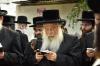 הקמת המציבה אויפ'ן קבר פון הרבנית מוואסלוי ע"ה