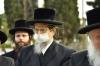 הקמת המציבה אויפ'ן קבר פון הרבנית מוואסלוי ע"ה