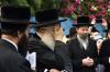 הקמת המציבה אויפ'ן קבר פון הרבנית מוואסלוי ע"ה