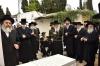 הקמת המציבה אויפ'ן קבר פון הרבנית מוואסלוי ע"ה