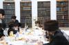 כ"ק אדמו"ר מקאסוב שליט"א  ביי מלוה מלכה מיט אברכי חסידי קאסוב 