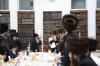 כ"ק אדמו"ר מקאסוב שליט"א  ביי מלוה מלכה מיט אברכי חסידי קאסוב 
