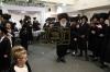 שמחת החתונה פון החתן נכד הרבנים מראשית חכמה - נירבאטור עב"ג נכדת דומ"ץ סאטמאר ב"פ חתן כ"ק גאב"ד קארלסבורג שליט"א בילדער משה. פ- אברמי ווייס