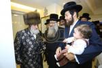 כ"ק אדמו"ר מוויזניץ שליט"א  בסעודת ראש חודש טבת  בבית הנה"ח ר' ישראל נטע שטערן הי"ו
