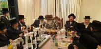כ"ק אדמו"ר מוויזניץ שליט"א  בסעודת ראש חודש טבת  בבית הנה"ח ר' ישראל נטע שטערן הי"ו