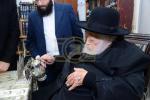 ימי החנוכה ביי מרן שר התורה הגר"ח קנייבסקי שליט"א