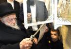 ימי החנוכה ביי מרן שר התורה הגר"ח קנייבסקי שליט"א