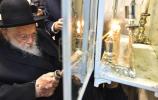 ימי החנוכה ביי מרן שר התורה הגר"ח קנייבסקי שליט"א