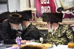 מעמד הס"ת וקביעת מזוזה בביהמ"ד החדש  וויזניץ אויף רחוב יעל אין בני ברק